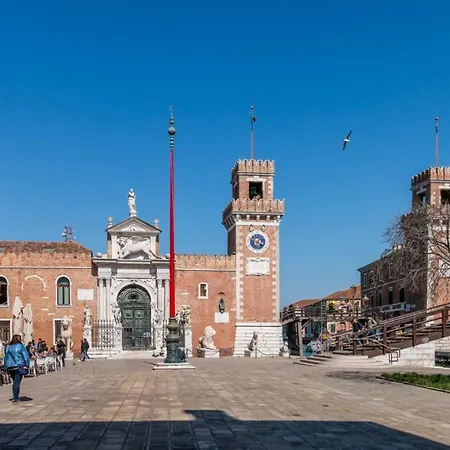 Arsenale 2352 Library By Biennale Exhibition Βενετία