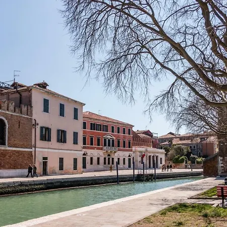 Arsenale 2352 Library By Biennale Exhibition Apartment *